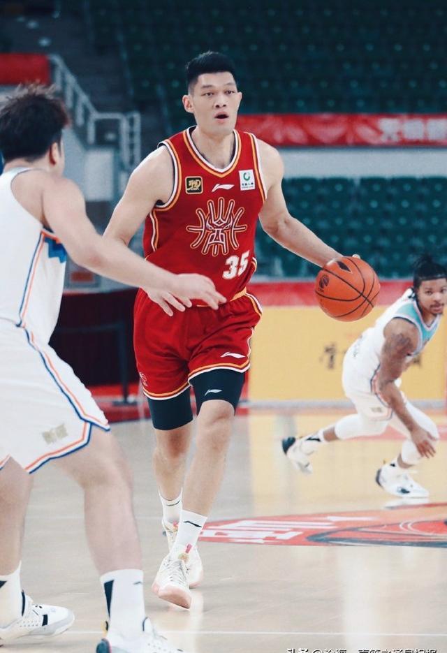 od体育app下载-团结一致：比赛中球队的团队精神备受称赞的简单介绍