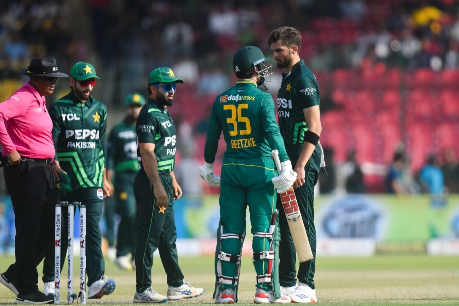 od体育app下载-南非球队在国际赛场上展现出色(南非球队在国际赛场上展现出色的英文)