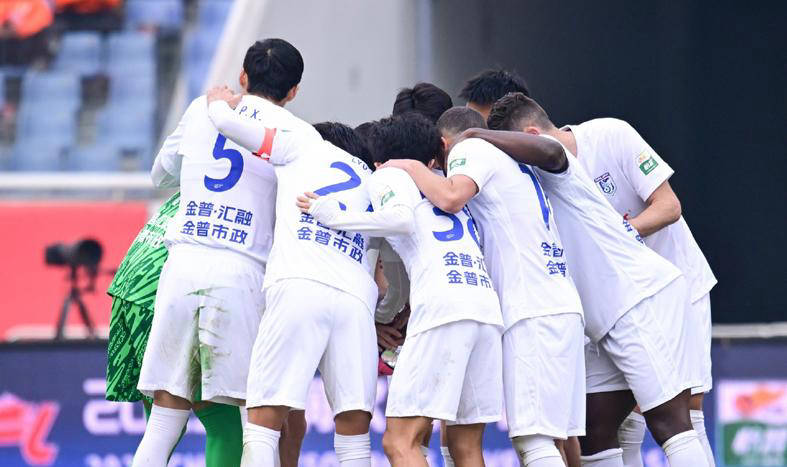 包含中超比赛大战展开,双方对垒引人关注的词条 包含中超比赛大战展开,双方对垒引人关注的词条