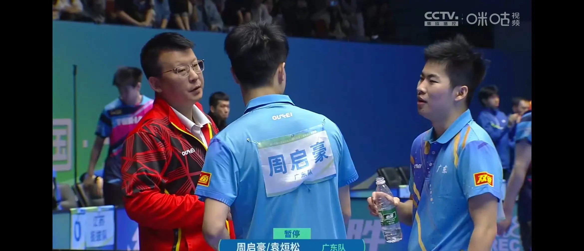 od体育新闻-球员奋力拼搏，给观众带来视觉盛宴