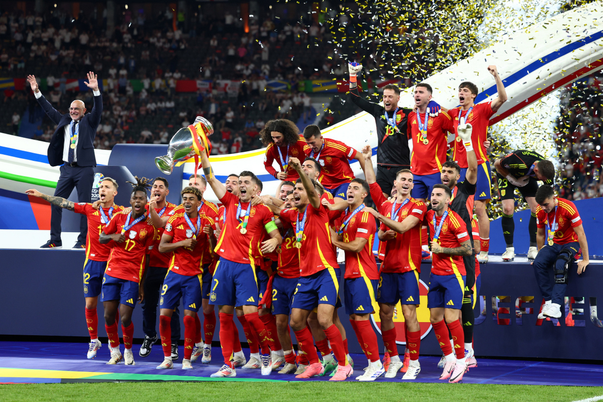 od体育网页版登录入口-欧洲球队实力演绎，淘汰赛赛场厮杀