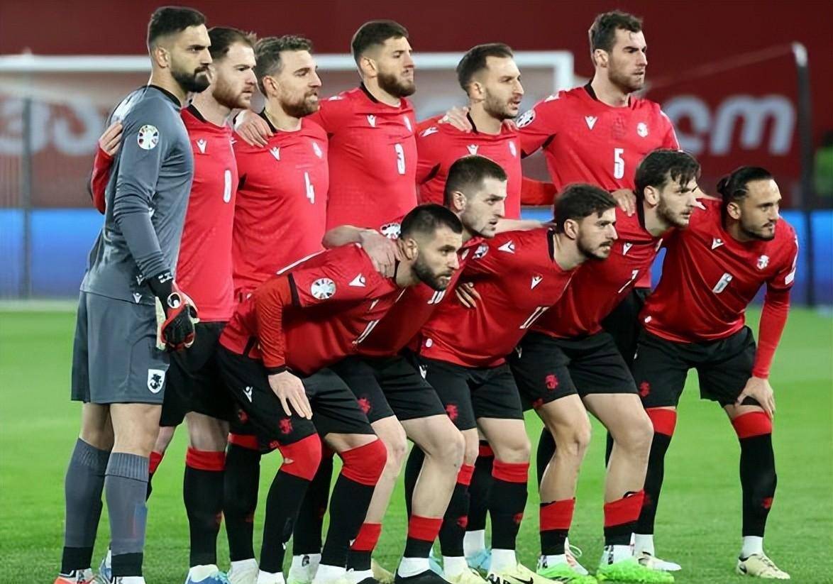 od体育在线-皇冠之争，欧洲杯赛事燃爆足坛风云的简单介绍