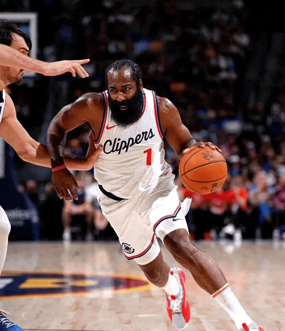 踢皮球大战！湖人胜马刺，捍卫西部第一地位的简单介绍