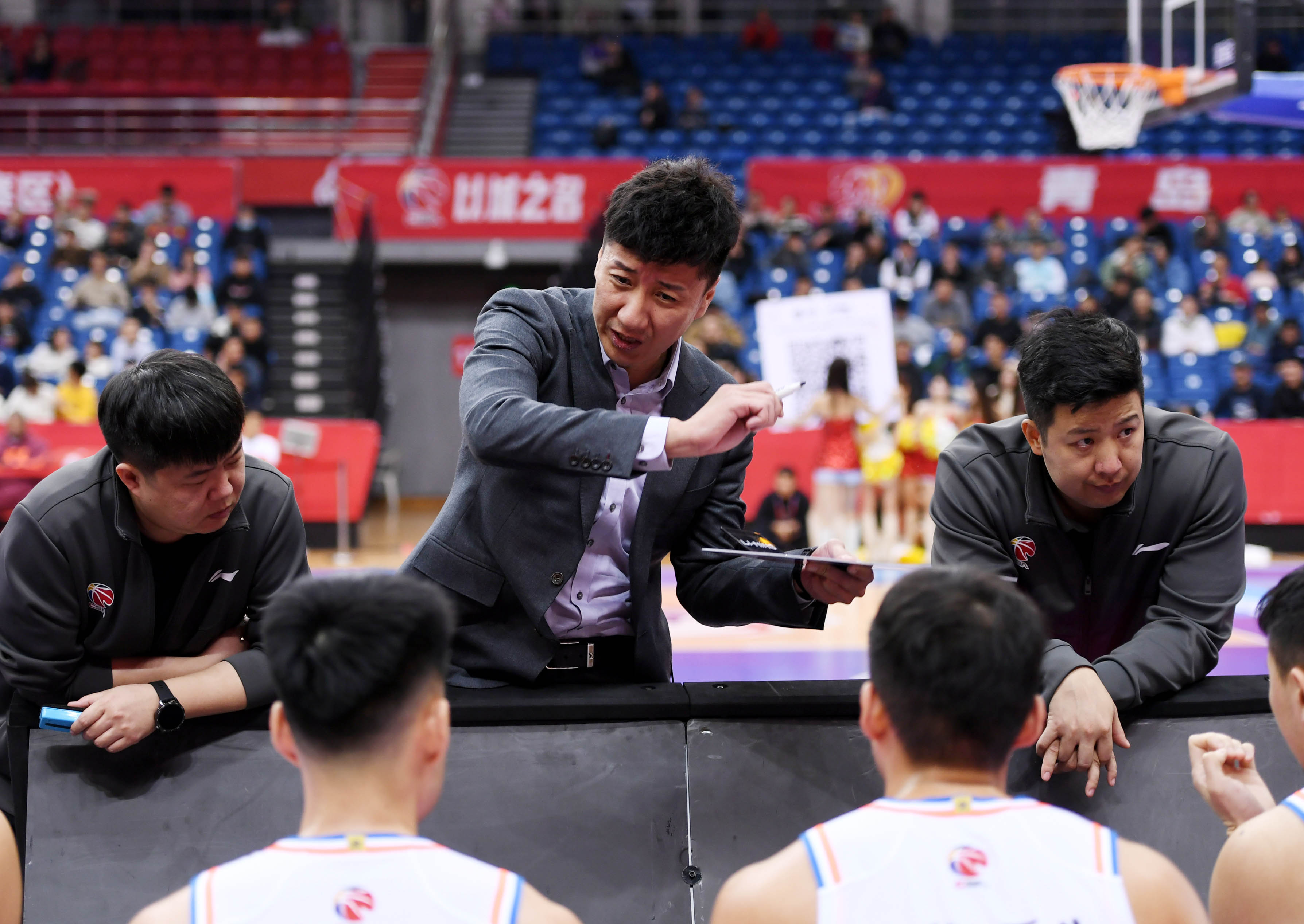 od体育app-关于激战赛场：中国队士气高昂，逆转胜利的信息