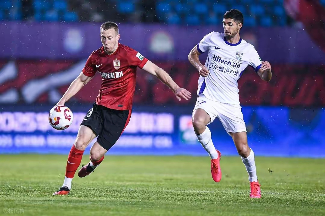 包含国内顶尖球队之间的大战,赛场上的争斗激烈异常!的词条 包含国内顶尖球队之间的大战,赛场上的争斗激烈异常!的词条