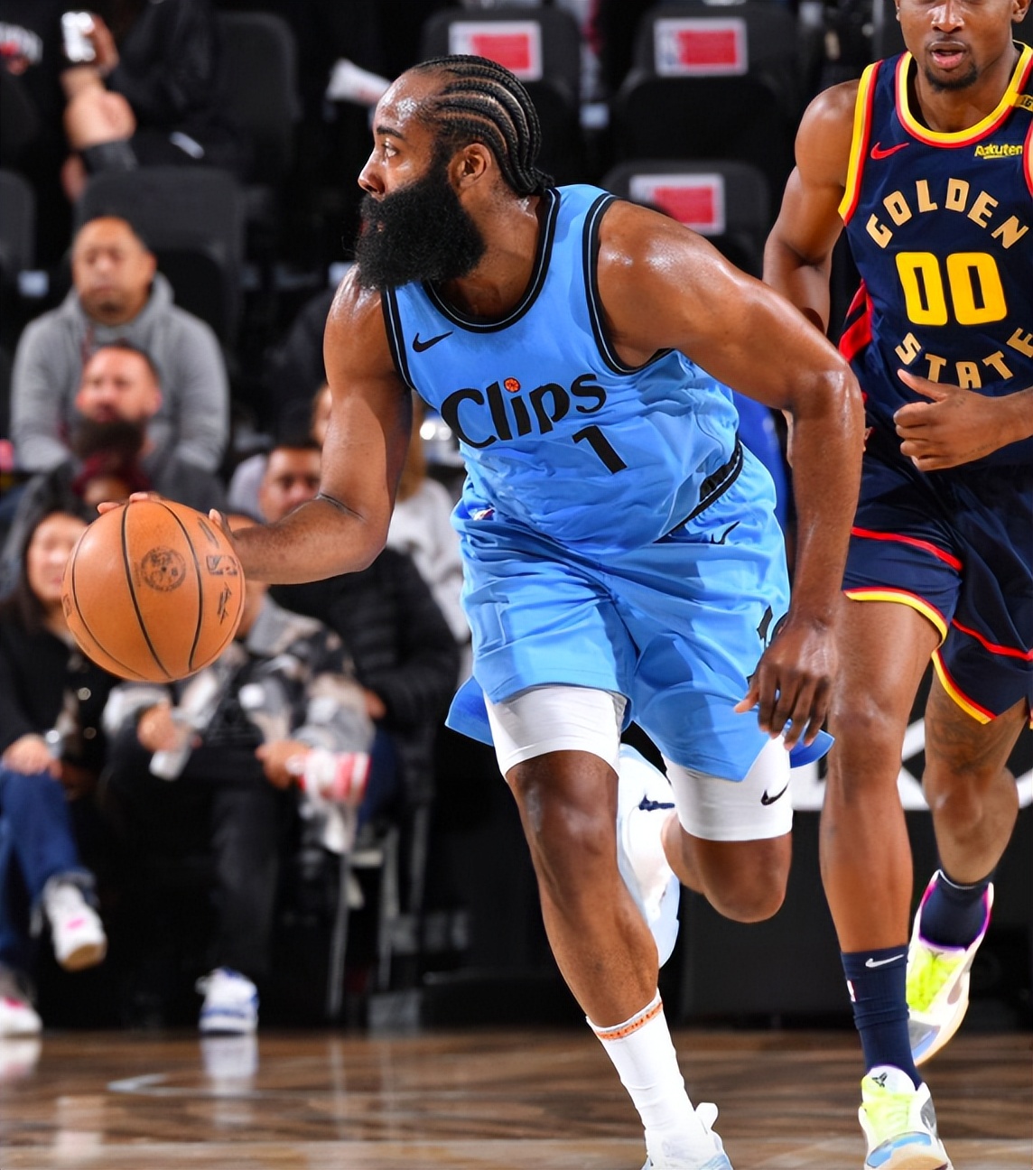 甘冈队在主场比赛中打破僵局,取得胜利 甘冈队在主场比赛中打破僵局,取得胜利