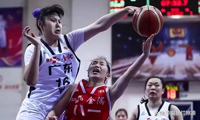 包含乌兹别克队表现抢眼,引来球迷喝彩的词条 包含乌兹别克队表现抢眼,引来球迷喝彩的词条